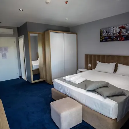 Hotel Nuevo Deluxe