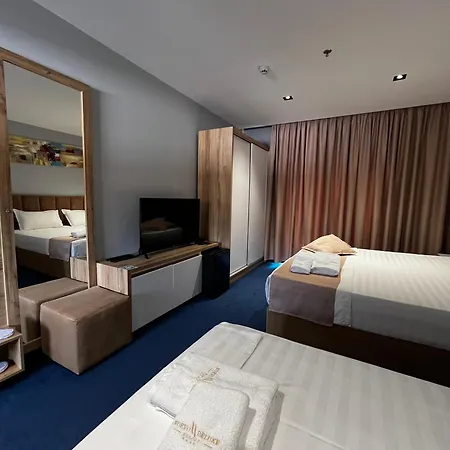 Nuevo Deluxe Hotel 4*