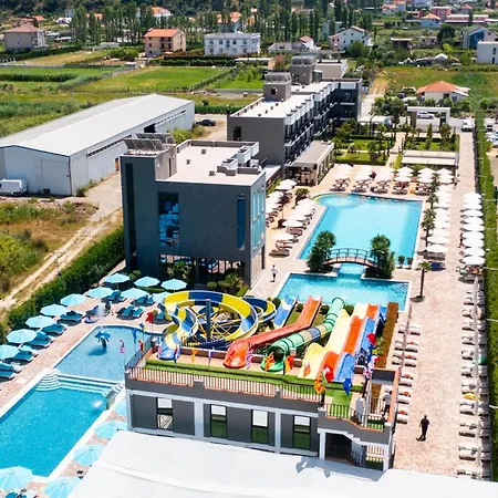 Nuevo Deluxe Hotel 4*